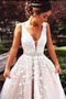 Vestido de novia Corte-A tul largo Corpiño Acentuado con Perla Escote en V - Página 6