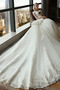 Vestido de novia Encaje Corte-A Cola Real Escote con Hombros caídos - Página 4